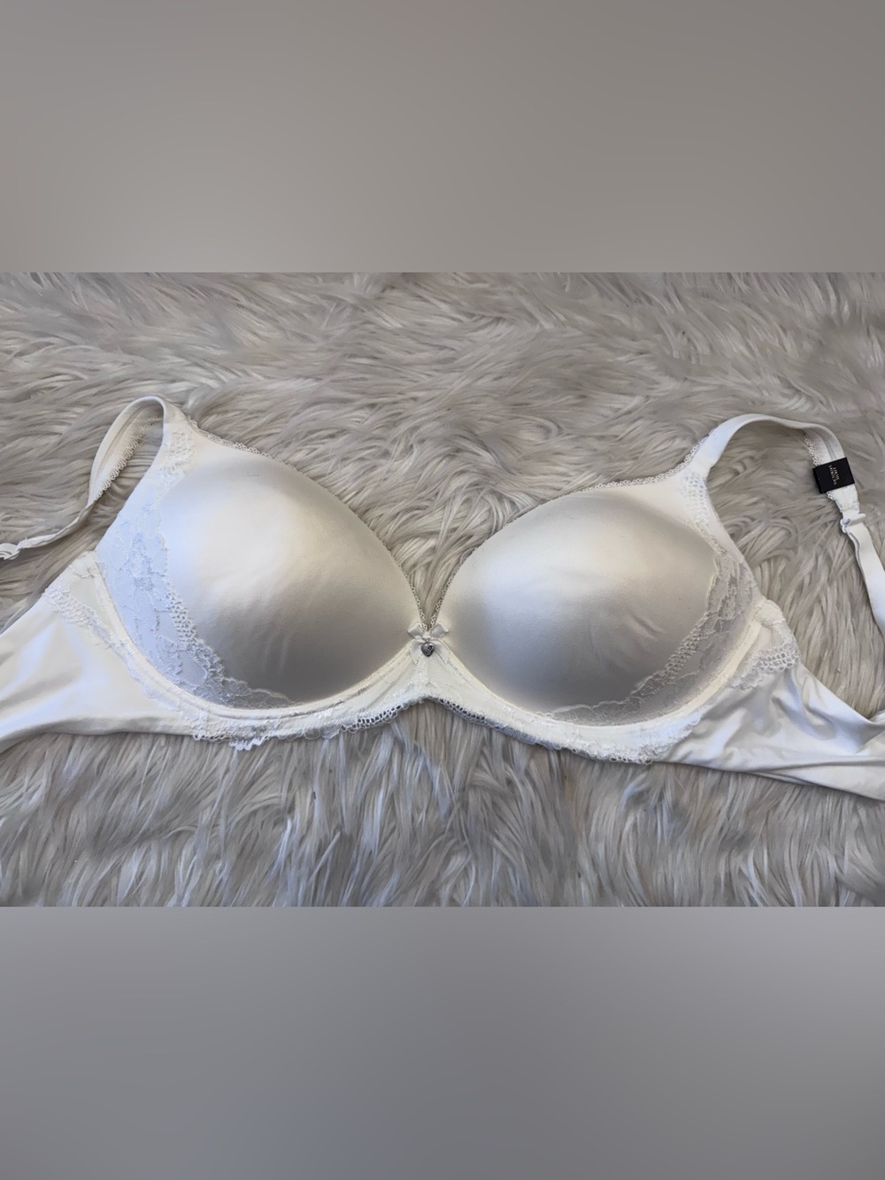 Victoria's Secret Body By Victoria No Wire Bra Plus Size 40DD White Lace Sexy
